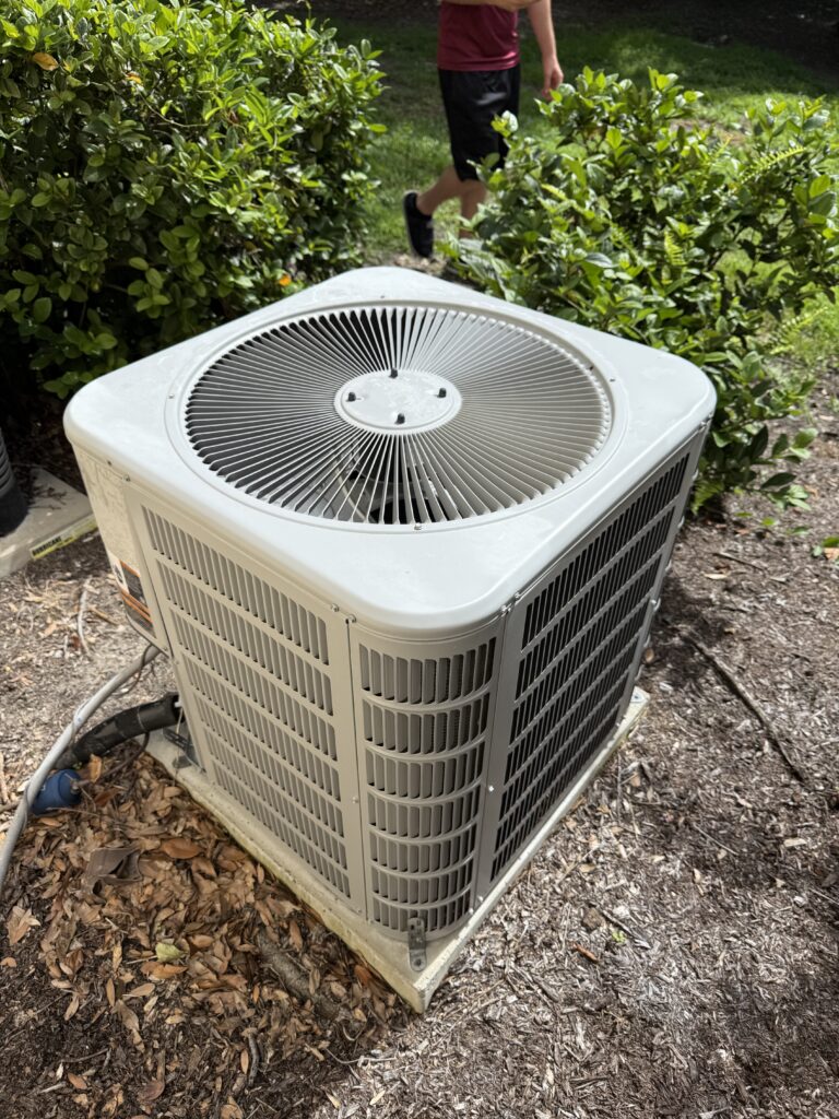 How Ceiling Fans and AC Work Together for Lower Bills